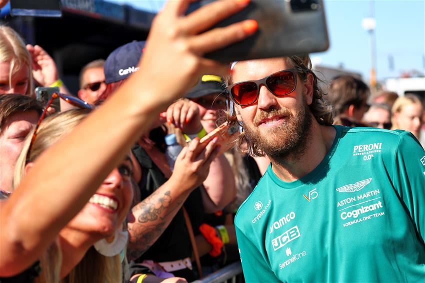 Sebastian vettel selfie